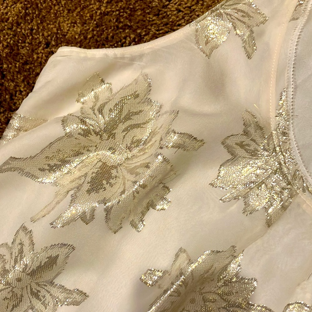 WHBM. BEAUTIFUL SLEEVELESS CREAM WITH SPARKLING FLOWERS/LEAVES. SIZE LARGE. NWT - Picture 3 of 7